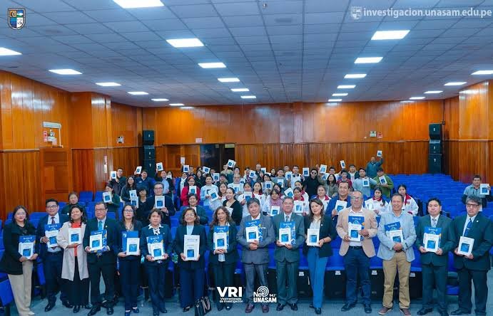 Equipo del Vicerrectorado de Investigación de la UNASAM en un evento de propiedad intelectual